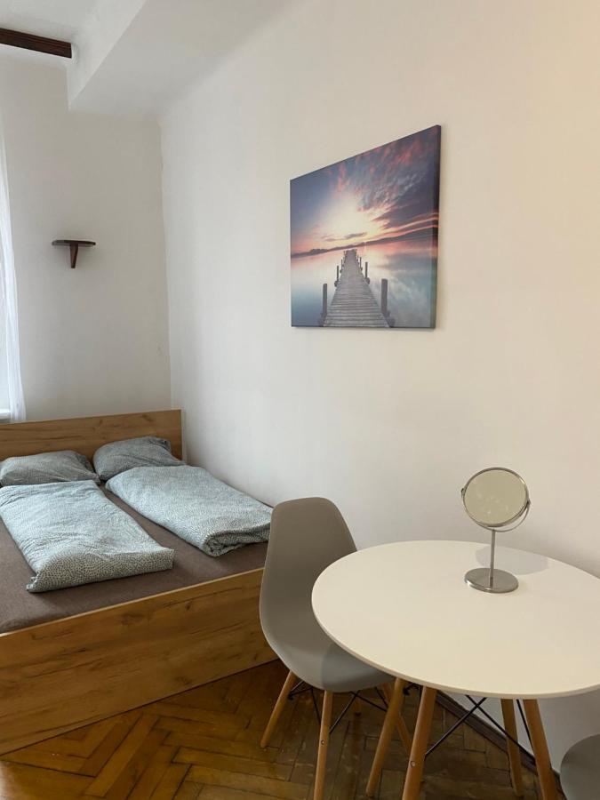 Classy Rooms In Old Town Krasków Εξωτερικό φωτογραφία